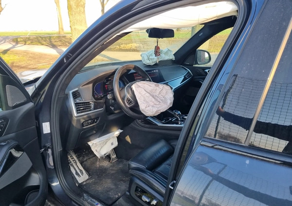 BMW X7 cena 275600 przebieg: 121807, rok produkcji 2019 z Poznań małe 29